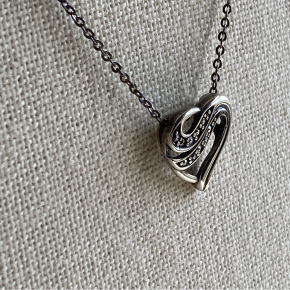 Vintage Marcasite & 925 NV Sterling Silver Swirl Heart Pendant & Necklace - Picture 2 of 10